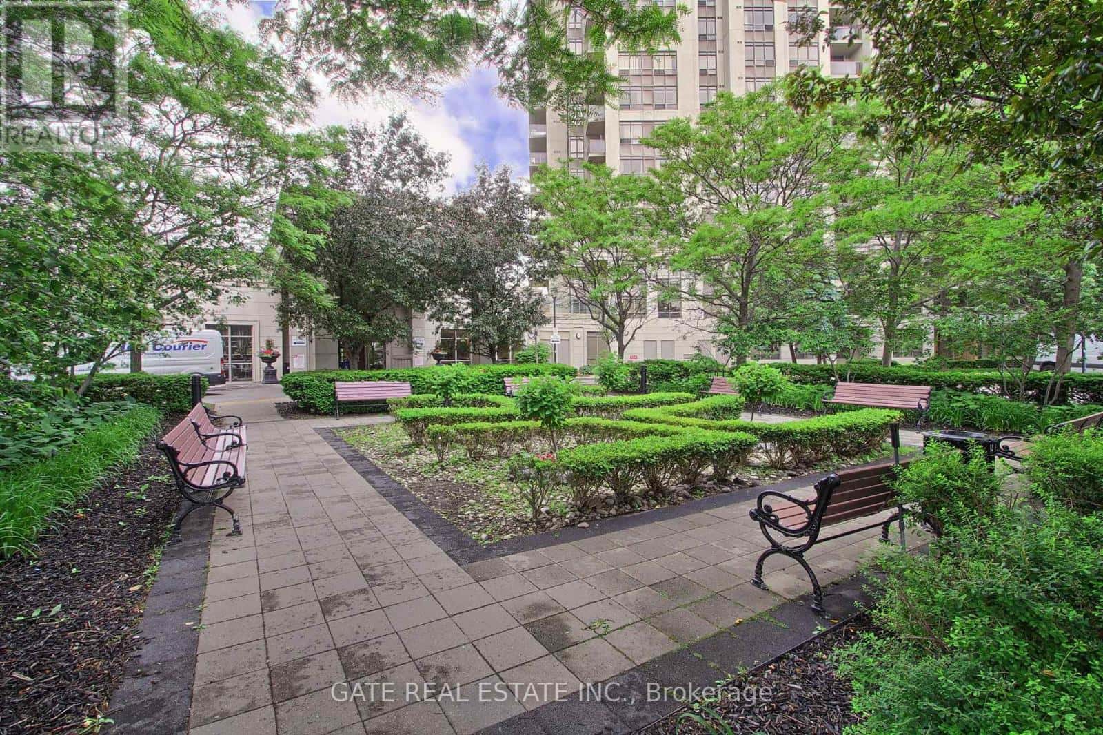 PH31 - 700 HUMBERWOOD BOULEVARD — Toronto (West Humber-Clairville), Ontario - Photo 3 of 28