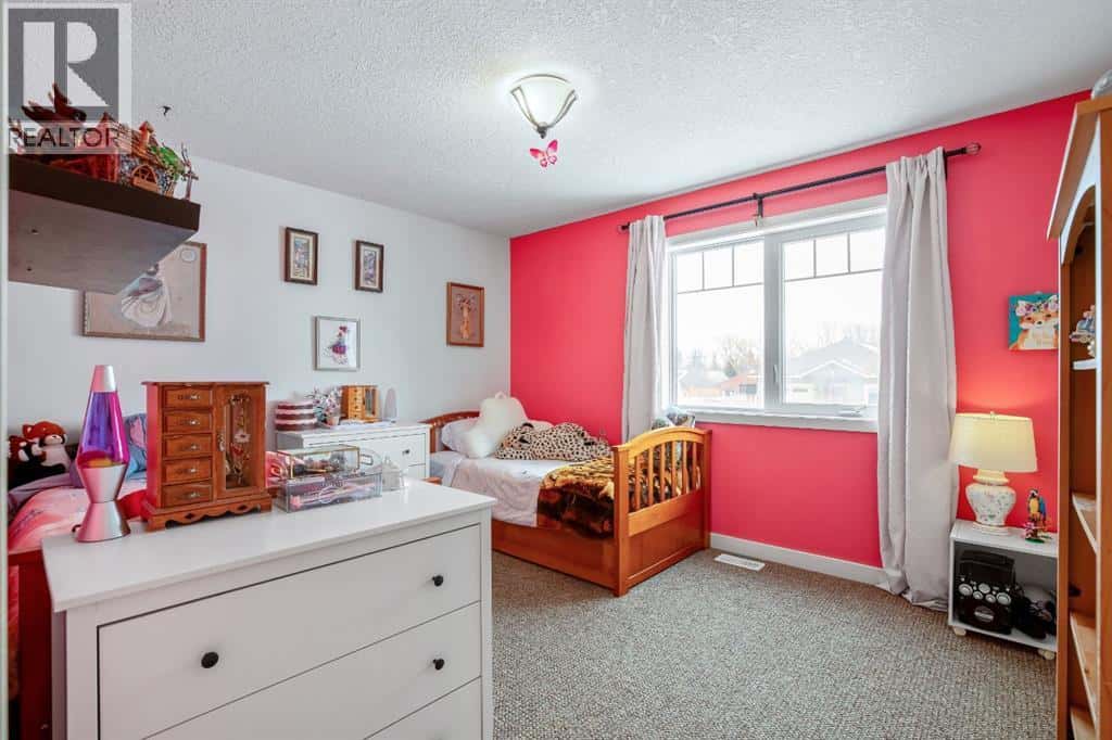 Nanton — Nanton - Photo 5 of 33