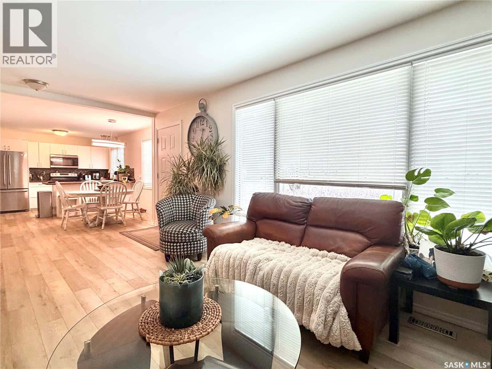 202 19th STREET — Battleford, Saskatchewan - Photo 4 of 29