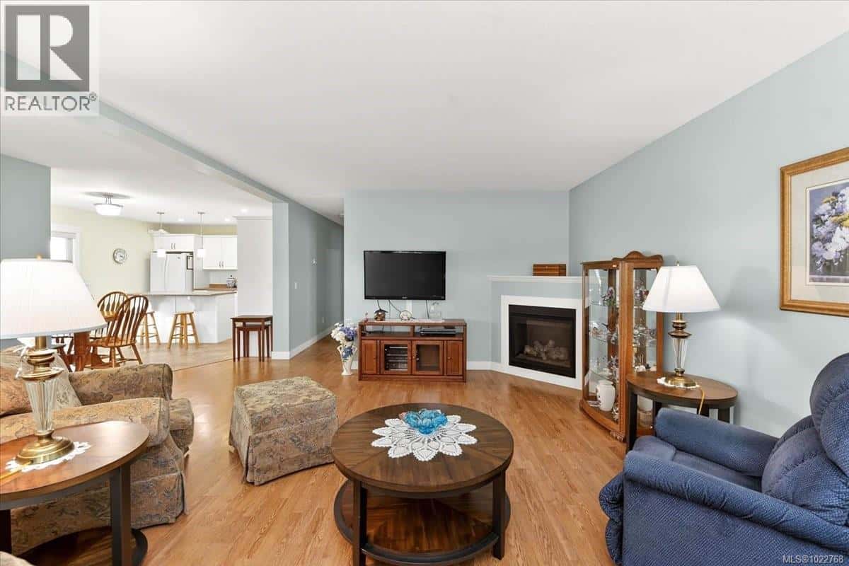 403 5700 Pierce Rd — Port Alberni, British Columbia - Photo 3 of 39