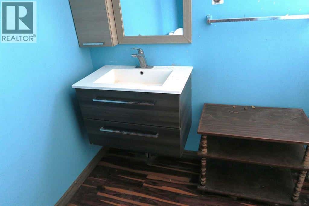 28 Riley Street NE — High River, Alberta - Photo 2 of 3