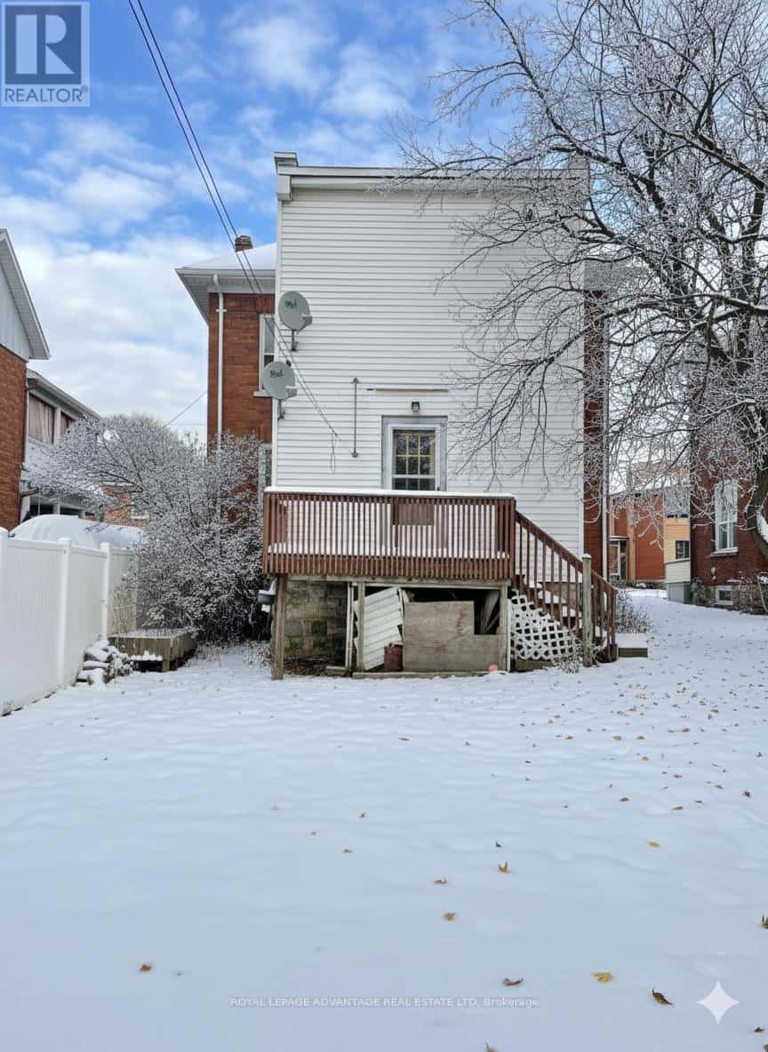 28 MCEWEN AVENUE — Smiths Falls, Ontario - Photo 3 of 17