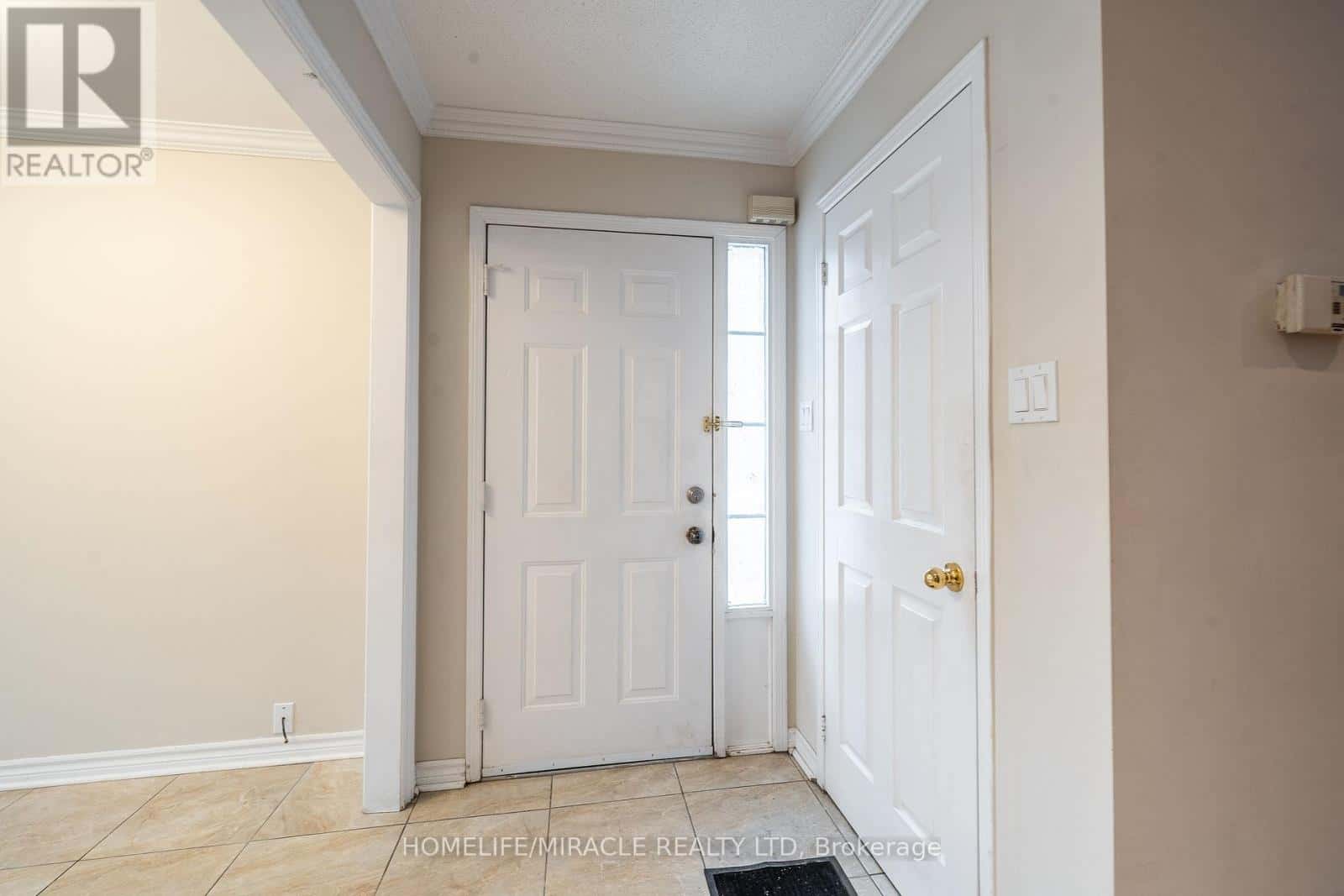 8 - 6860 MEADOWVALE TOWN CENTRE CIRCLE — Mississauga (Meadowvale), Ontario - Photo 3 of 35