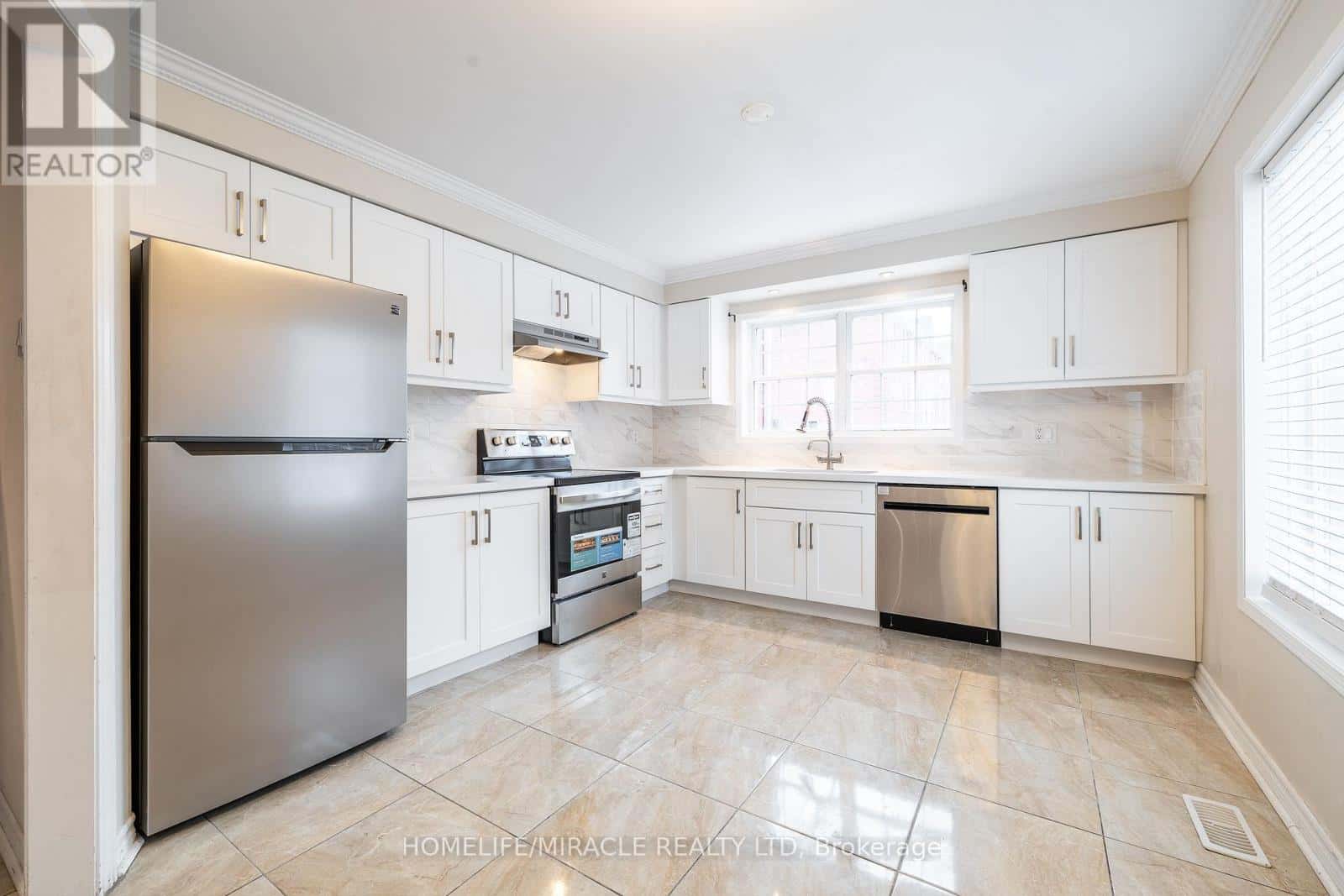 8 - 6860 MEADOWVALE TOWN CENTRE CIRCLE — Mississauga (Meadowvale), Ontario - Photo 4 of 35