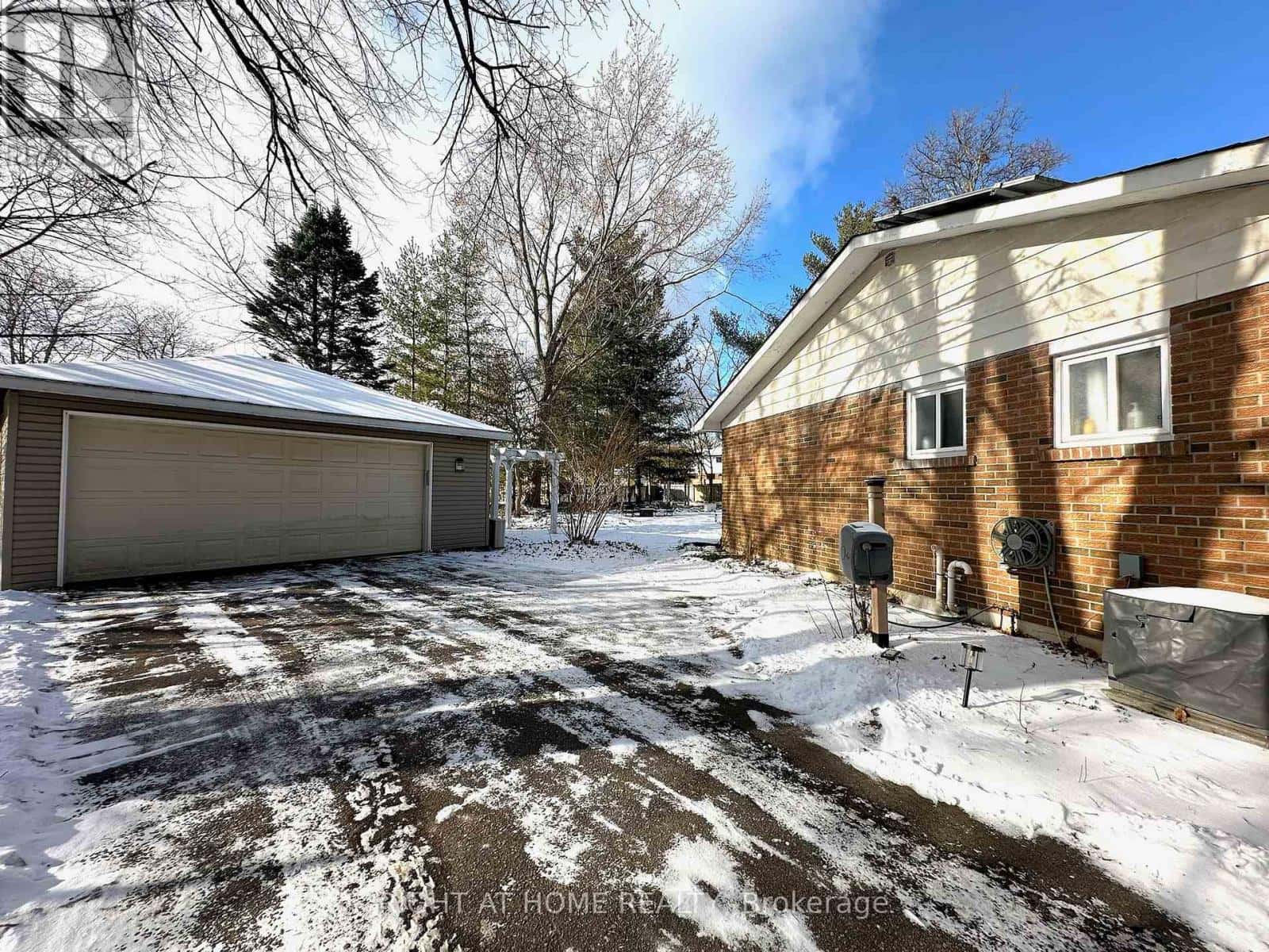 772 WYLAN COURT — Mississauga (Clarkson), Ontario - Photo 3 of 35