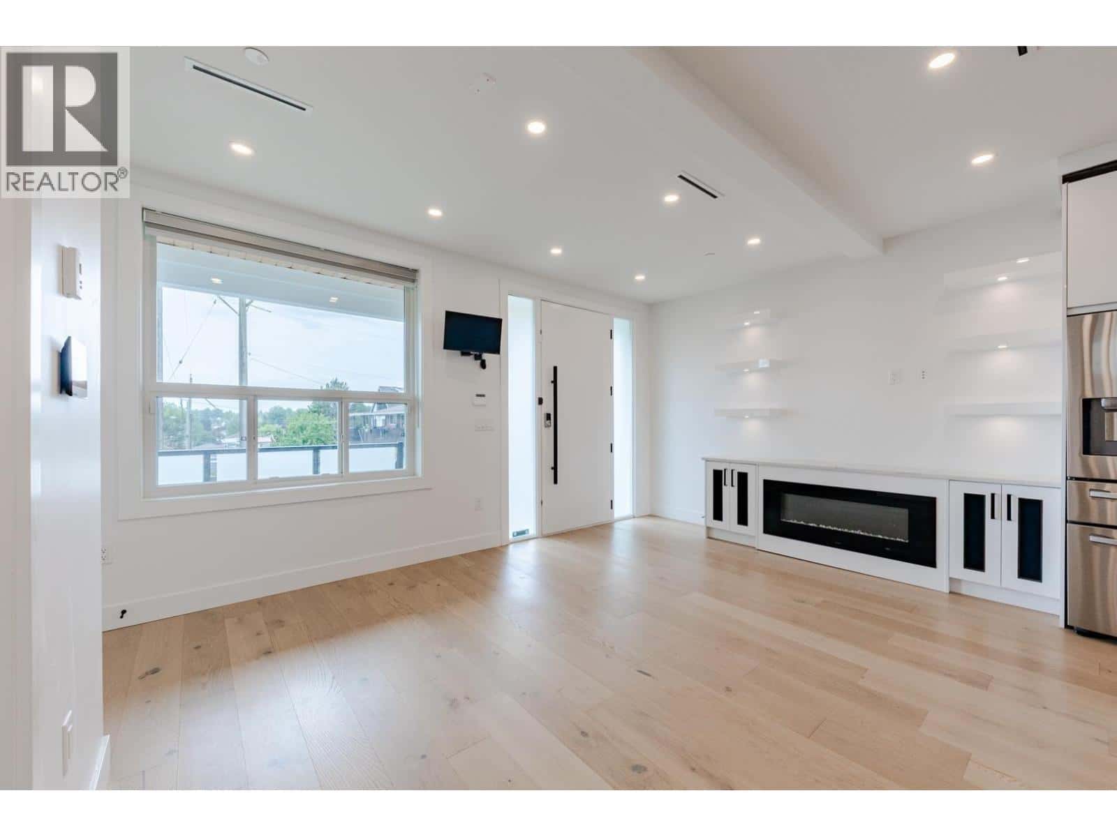 2723 TURNER STREET — Vancouver, British Columbia - Photo 5 of 40