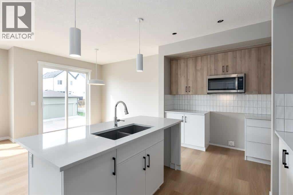 109 Monterey Place SE — High River, Alberta - Photo 2 of 49