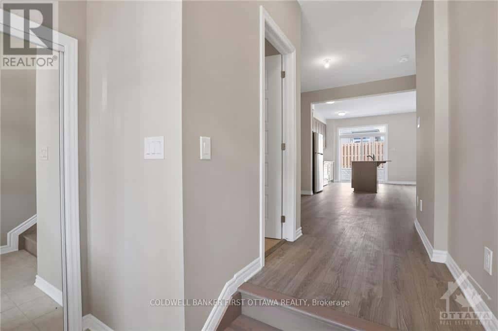 517 RYE GRASS WAY — Ottawa, Ontario - Photo 4 of 30