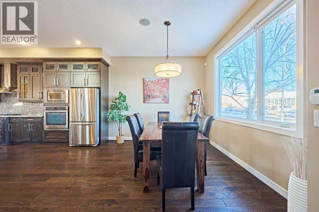 2817 23A Street NW — Calgary, Alberta - Photo 5 of 49