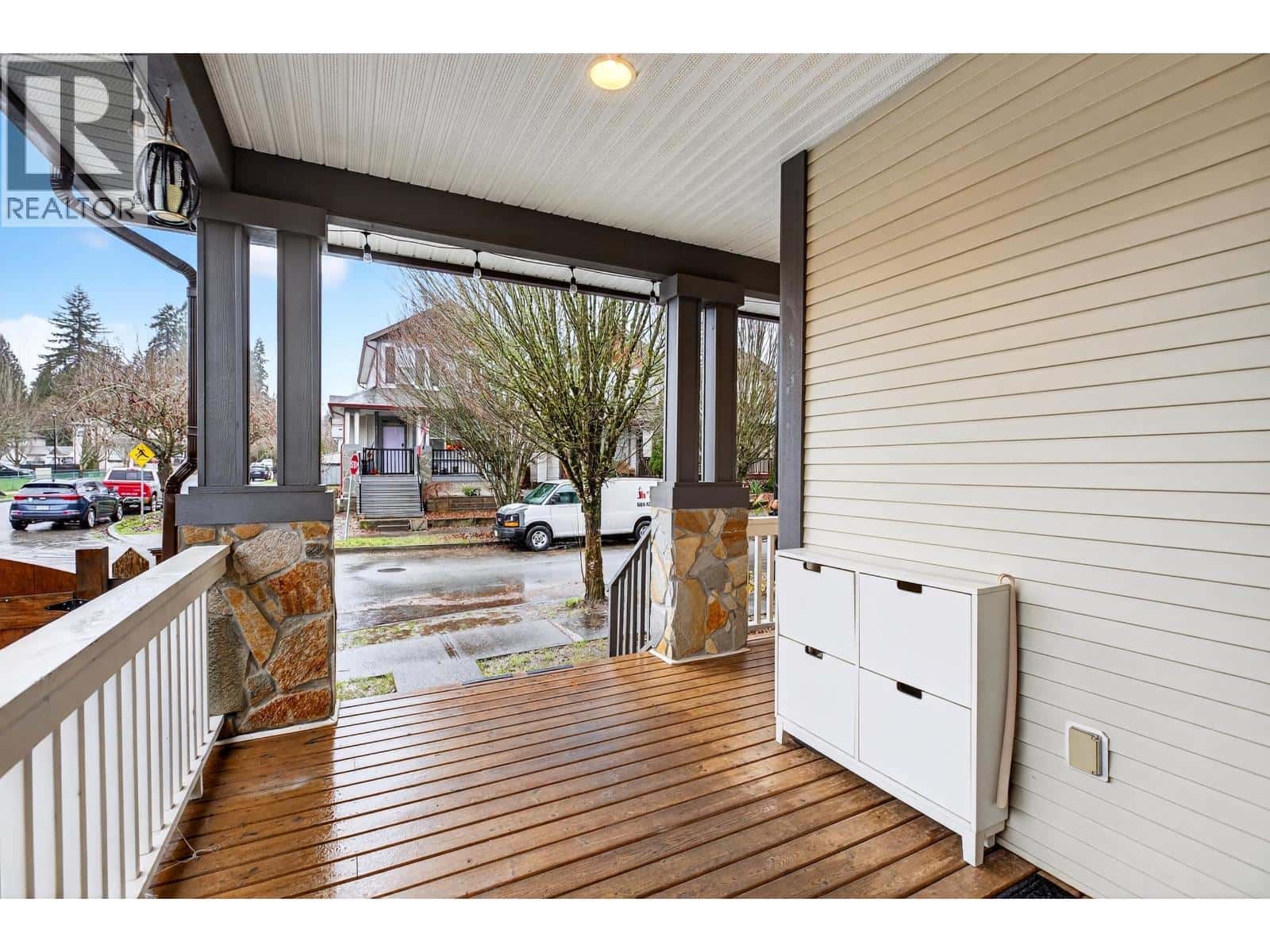 24304 102A AVENUE — Maple Ridge, British Columbia - Photo 3 of 40