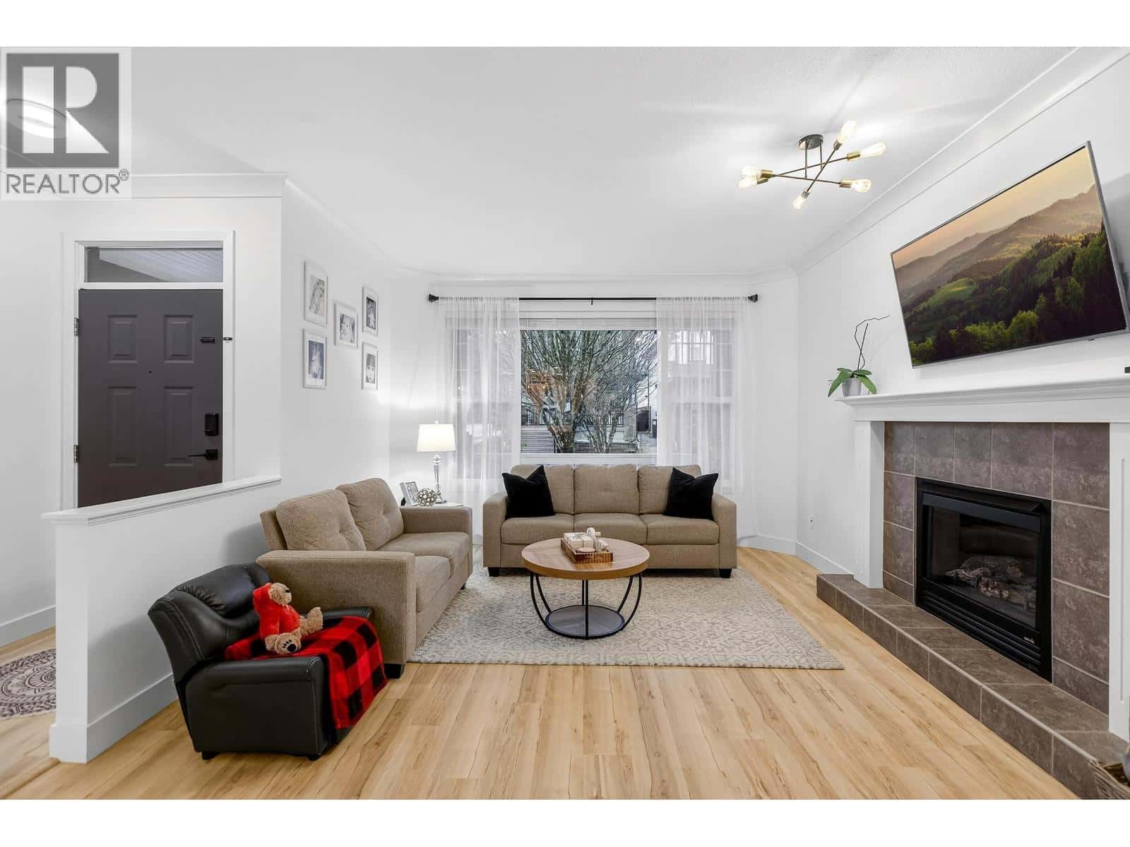 24304 102A AVENUE — Maple Ridge, British Columbia - Photo 5 of 40