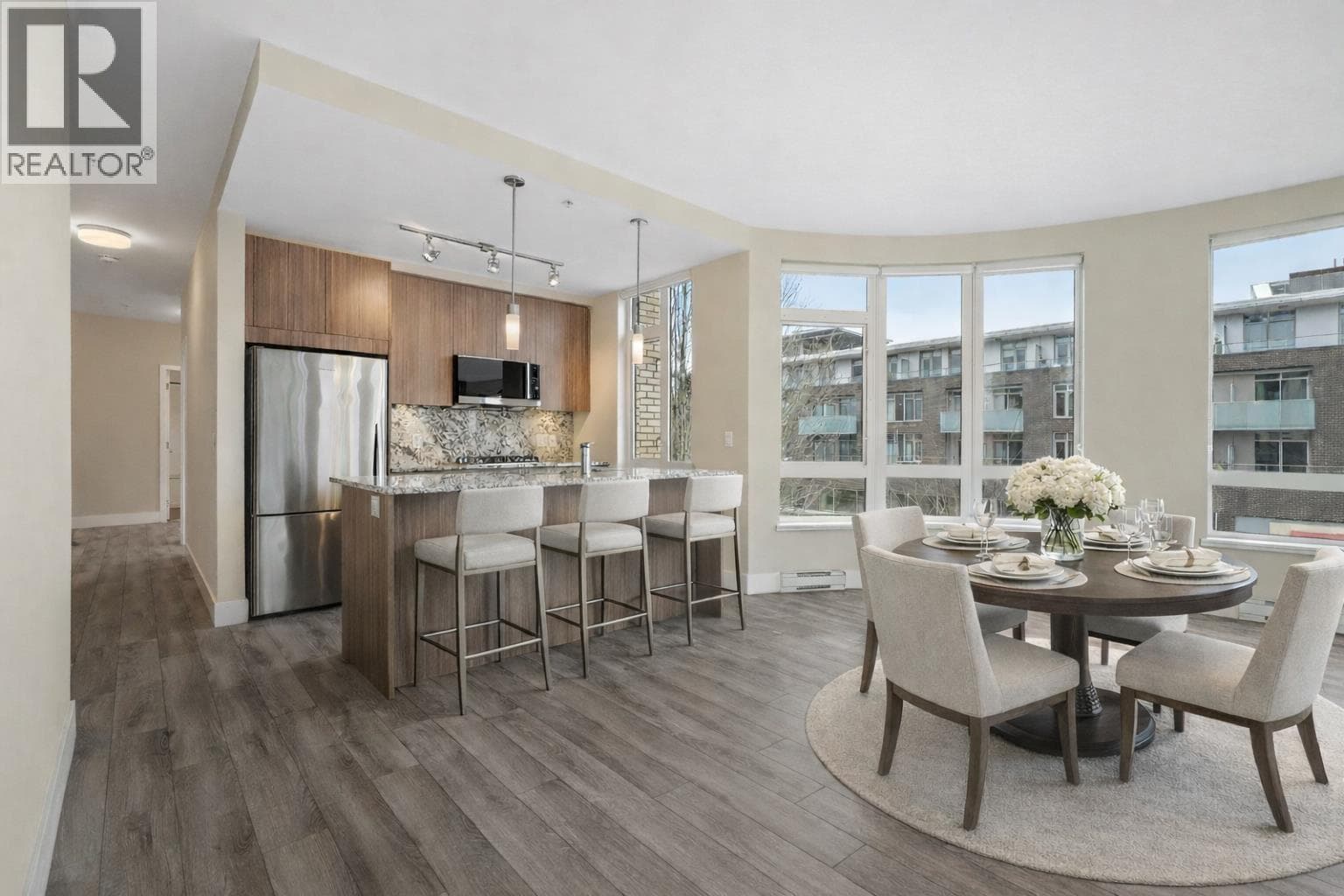 306 4307 HASTINGS STREET — Burnaby, British Columbia - Main photo