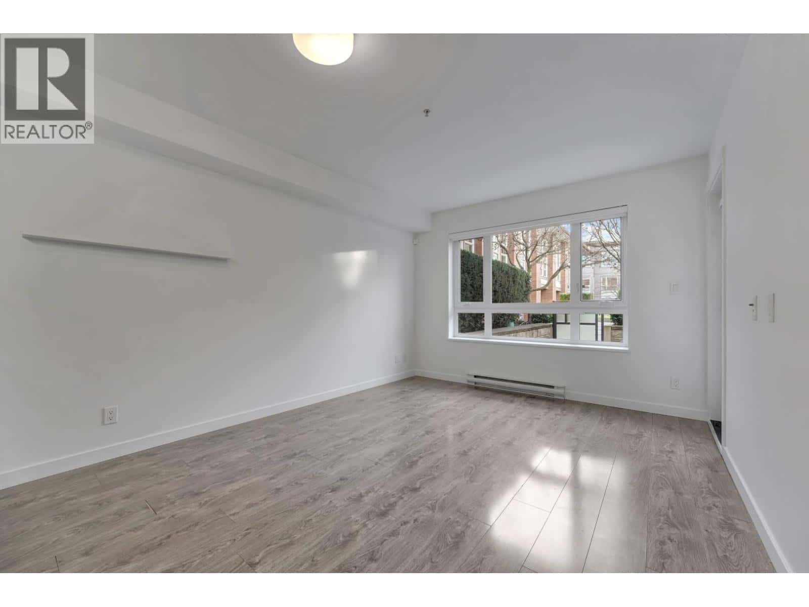 215 12339 STEVESTON HIGHWAY — Richmond, British Columbia - Photo 2 of 31