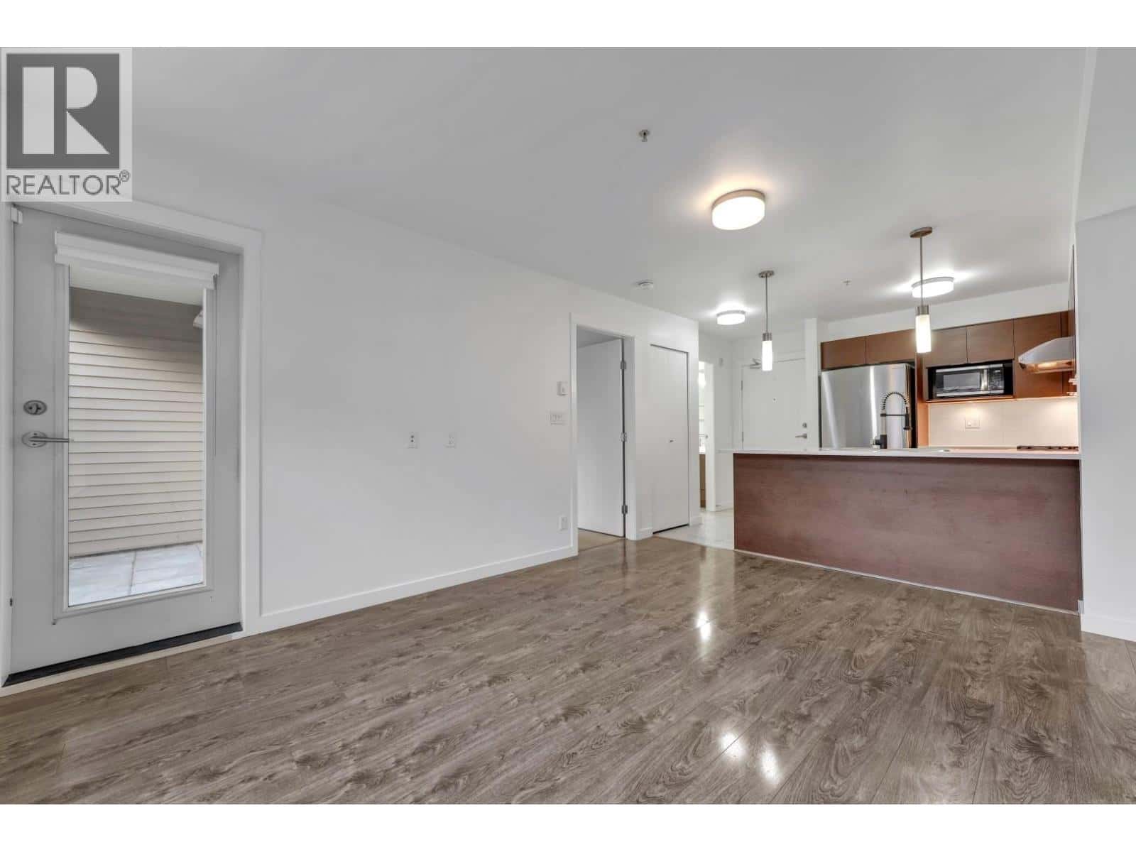 215 12339 STEVESTON HIGHWAY — Richmond, British Columbia - Photo 4 of 31