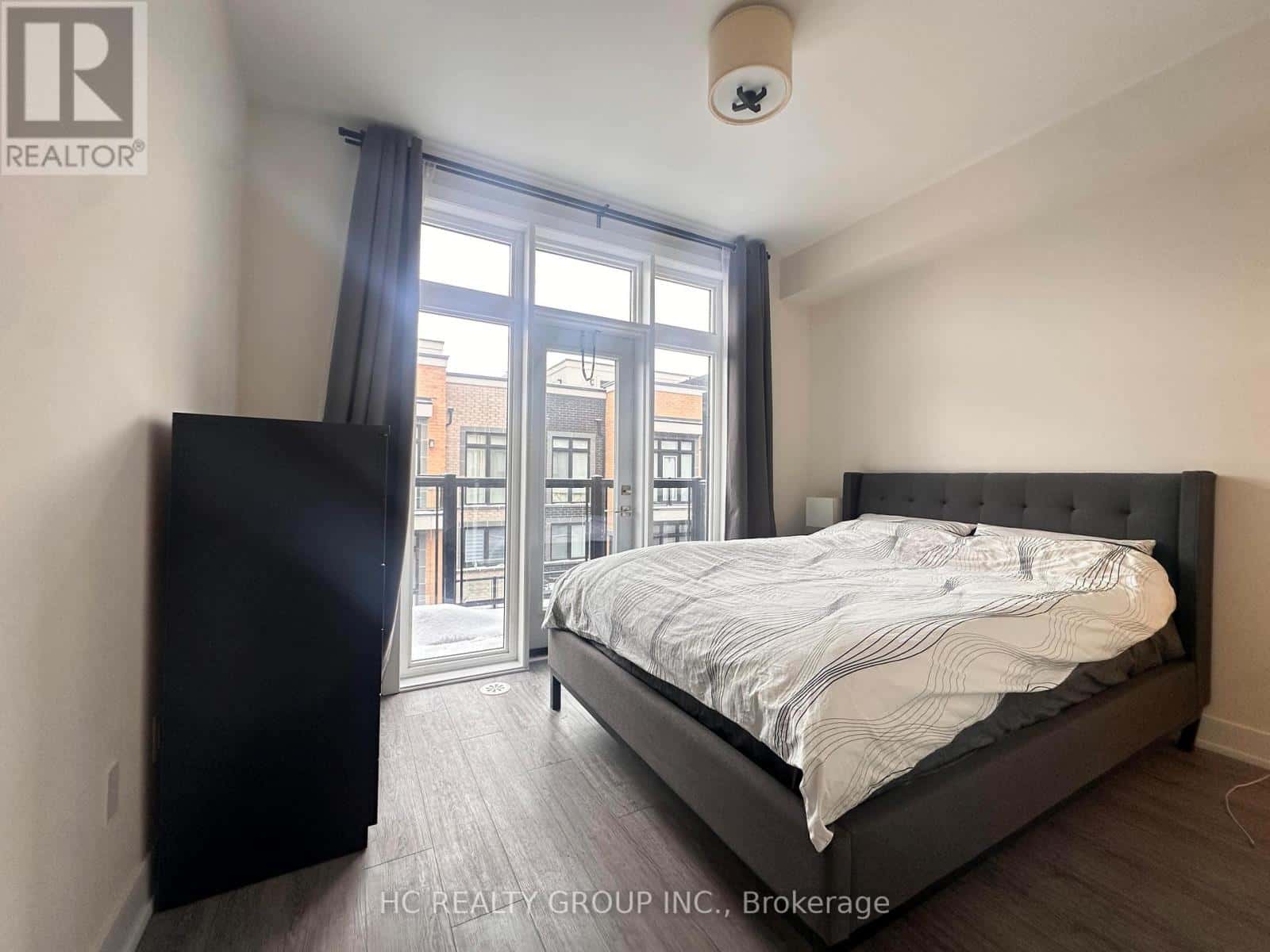 6 - 3 BOND CRESCENT — Richmond Hill (Oak Ridges), Ontario - Photo 5 of 9