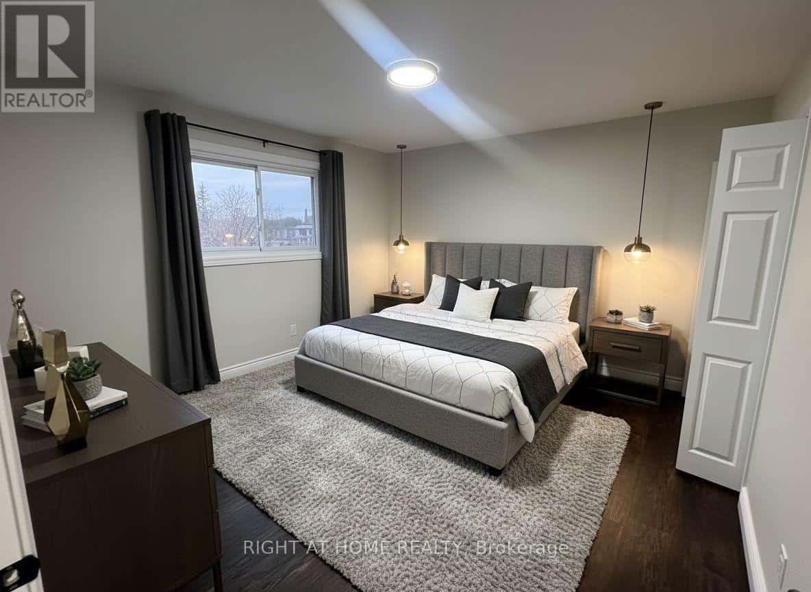 82 QUEEN MARY ROAD — Kingston (Central City West), Ontario - Photo 2 of 22