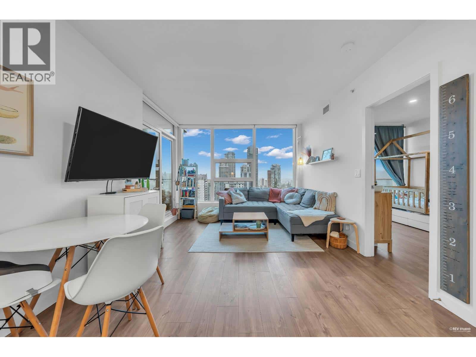 1706 595 AUSTIN AVENUE — Coquitlam, British Columbia - Photo 3 of 22