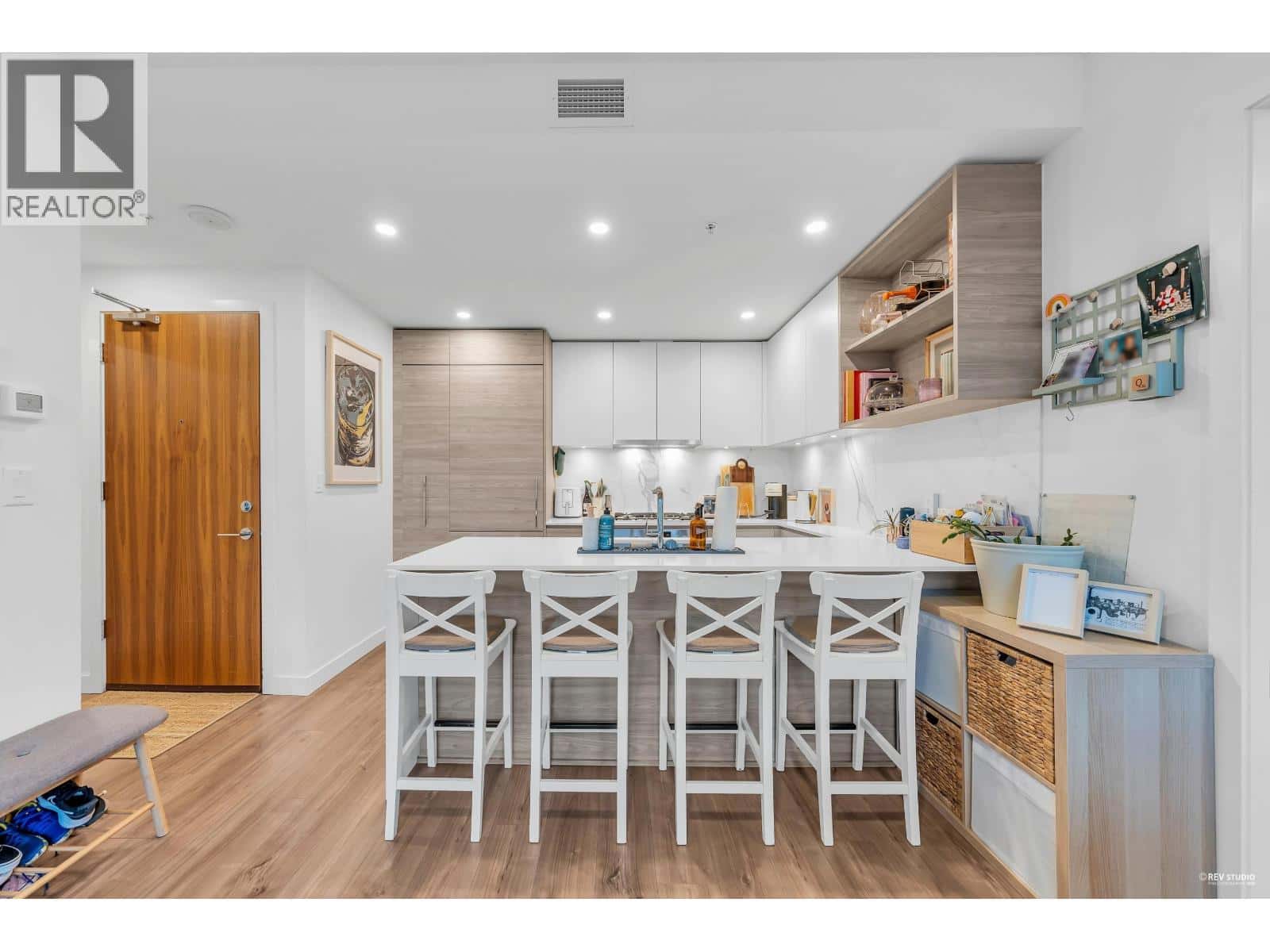 1706 595 AUSTIN AVENUE — Coquitlam, British Columbia - Photo 4 of 22