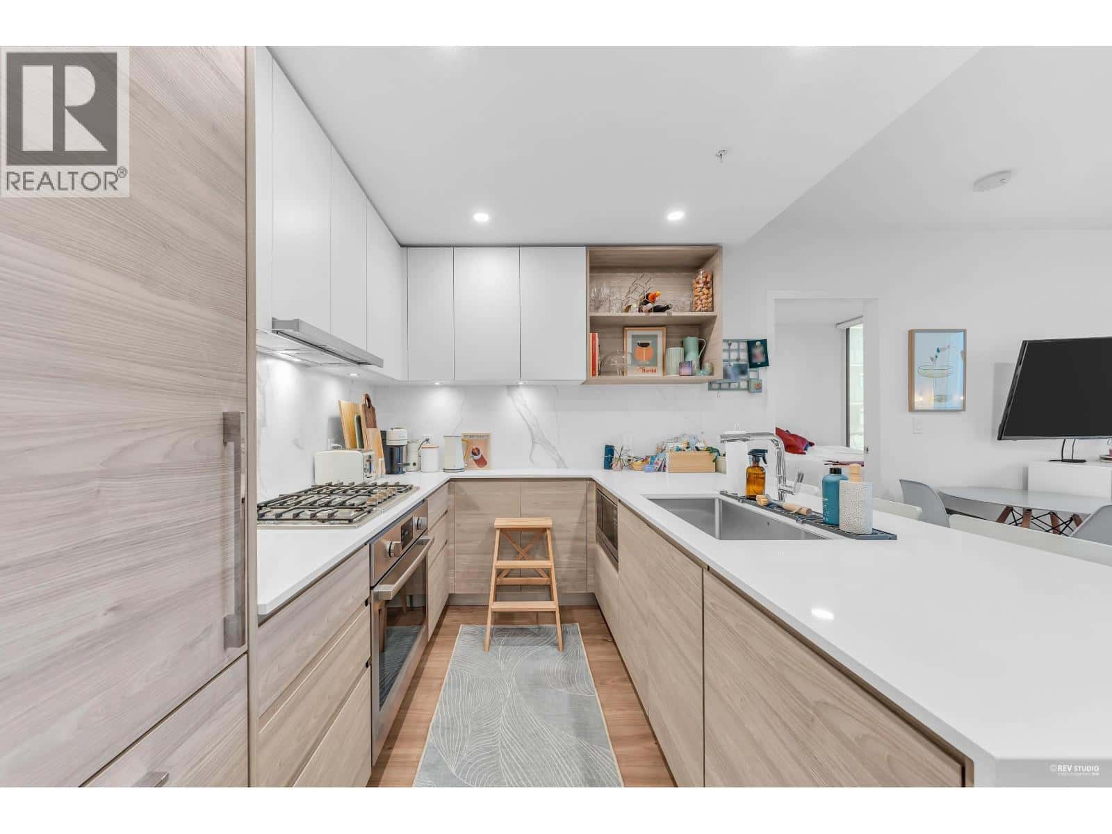 1706 595 AUSTIN AVENUE — Coquitlam, British Columbia - Photo 5 of 22