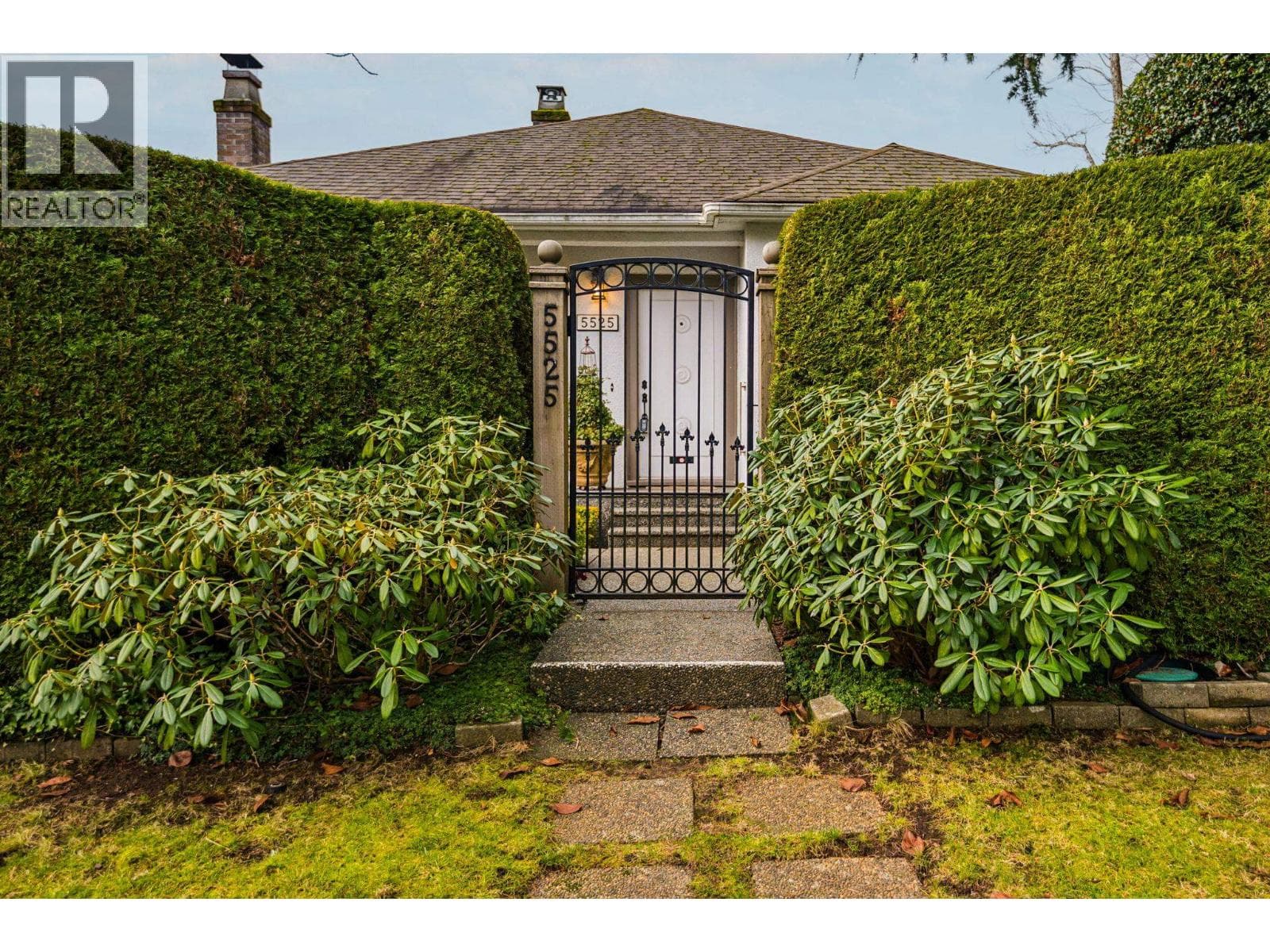 5525 CROWN STREET — Vancouver, British Columbia - Main photo