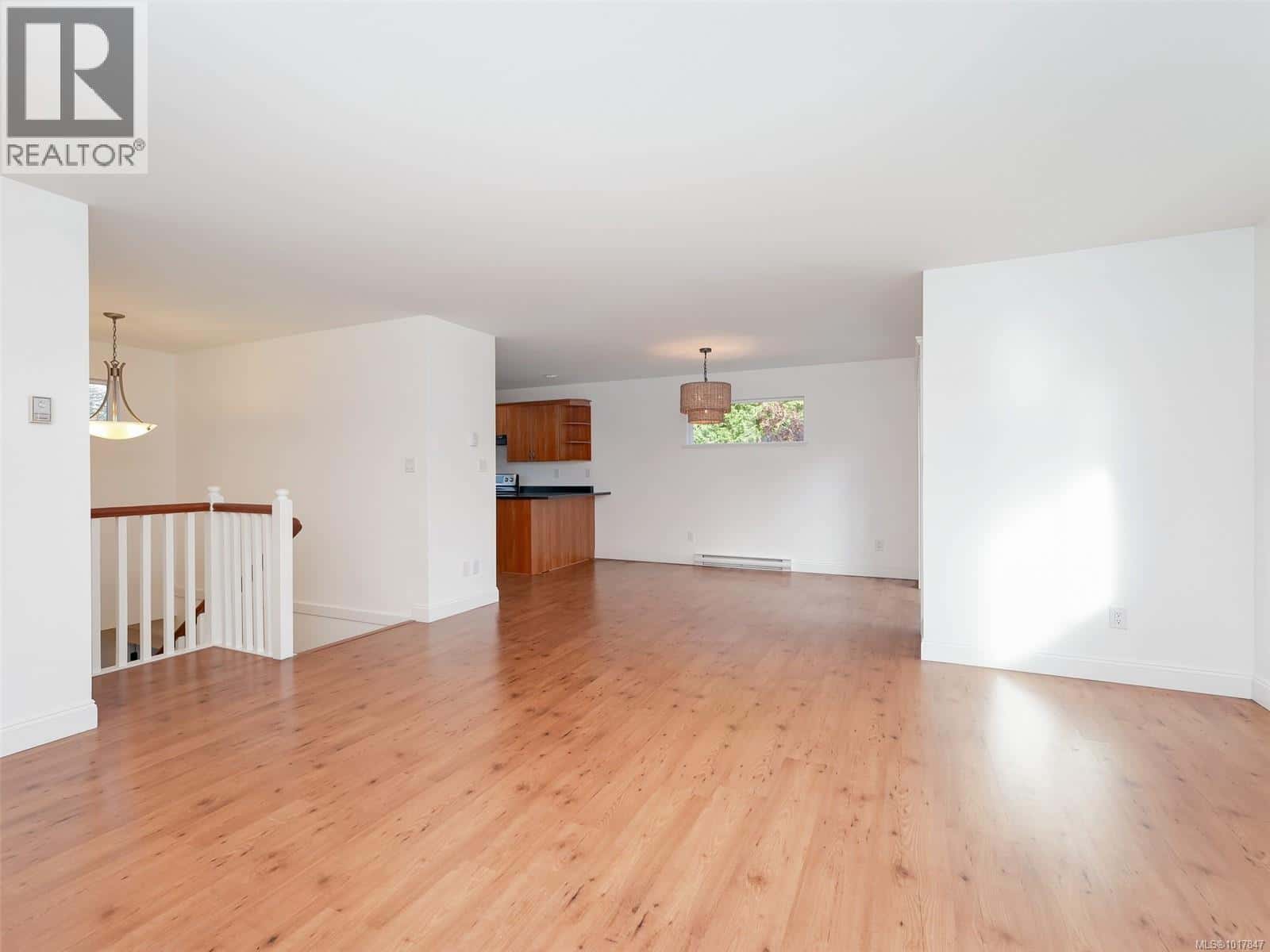 2 Game Rd — View Royal, British Columbia - Photo 3 of 31