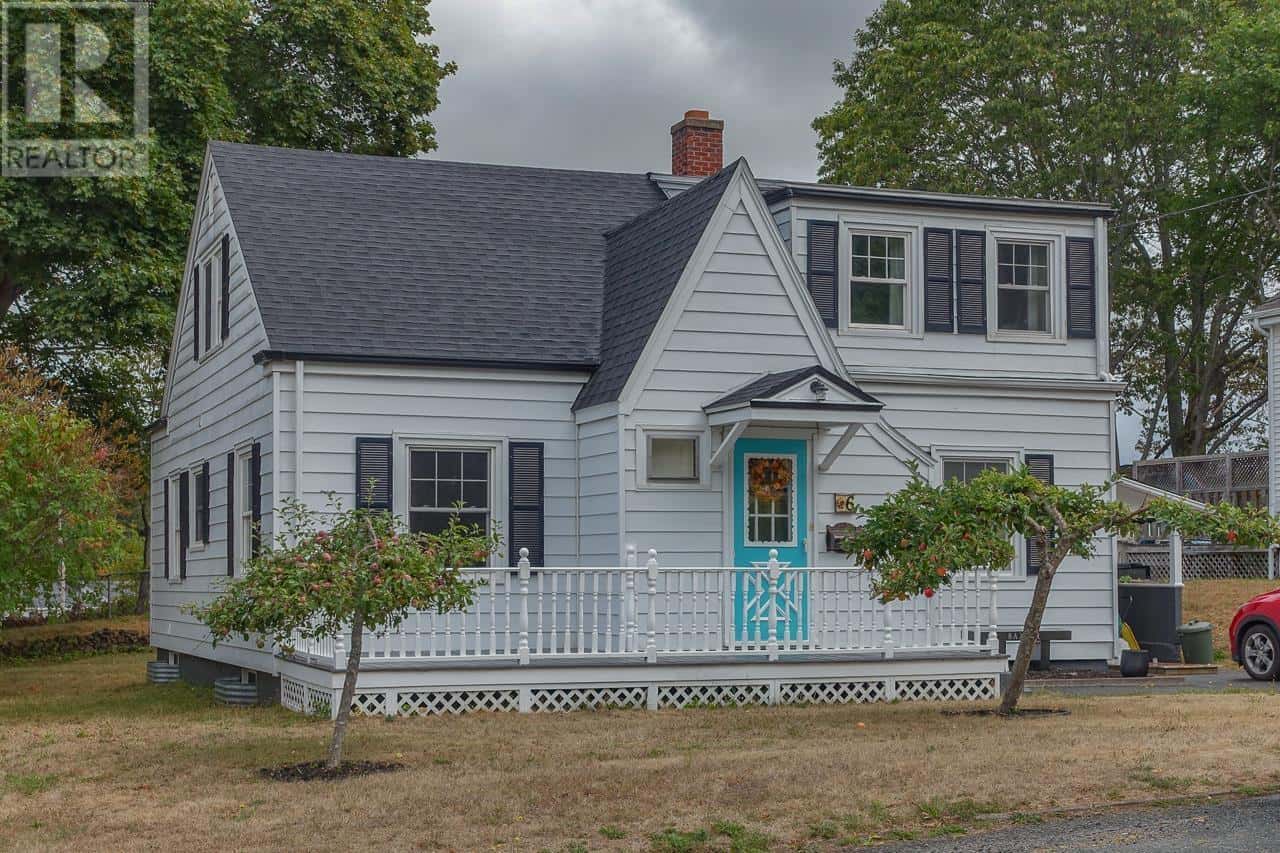 6 Comeau Avenue — Kentville, Nova Scotia - Photo 2 of 28