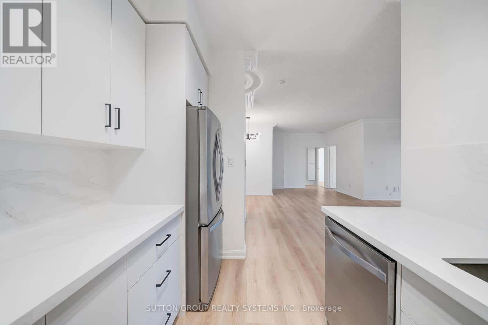 LPH 5 - 7 LORRAINE DRIVE — Toronto (Willowdale West), Ontario - Photo 5 of 24