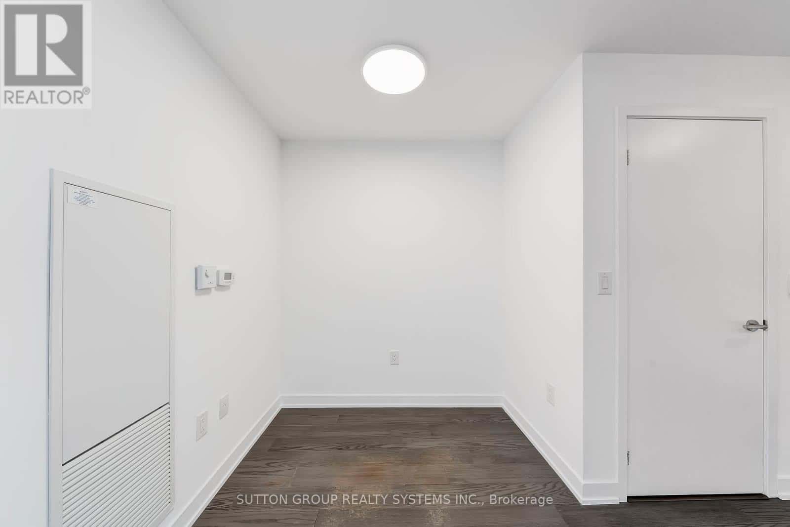 4707 - 11 WELLESLEY STREET W — Toronto (Bay Street Corridor), Ontario - Photo 5 of 27