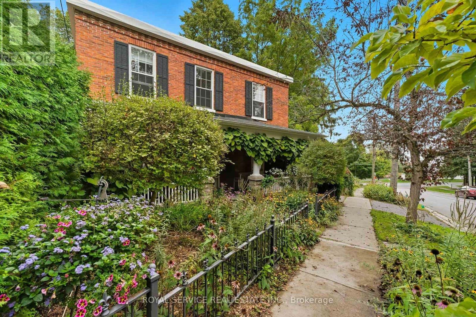 81 PINE STREET S — Port Hope, Ontario - Photo 5 of 50