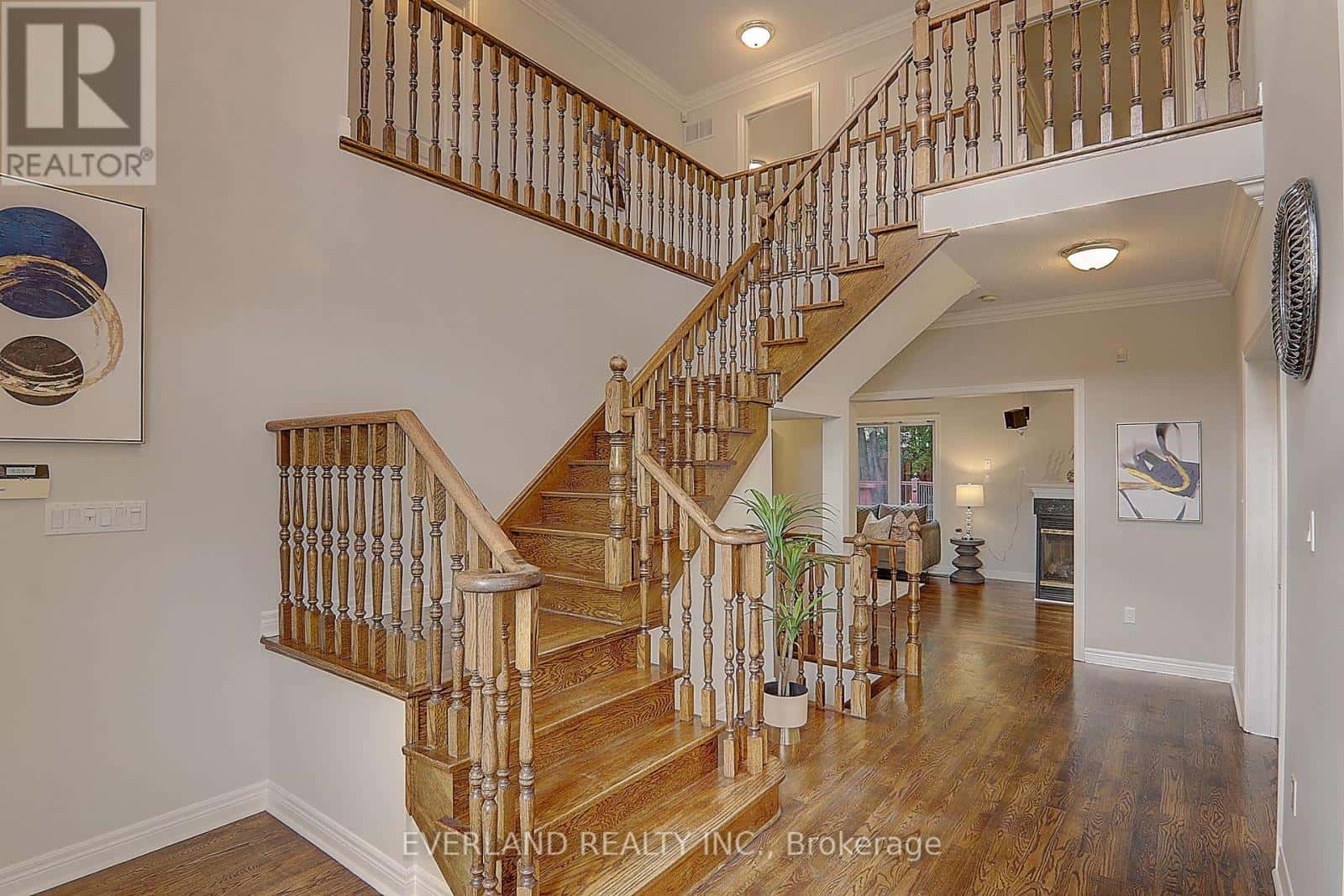 922 BEST CIRCLE — Newmarket (Stonehaven-Wyndham), Ontario - Photo 2 of 48