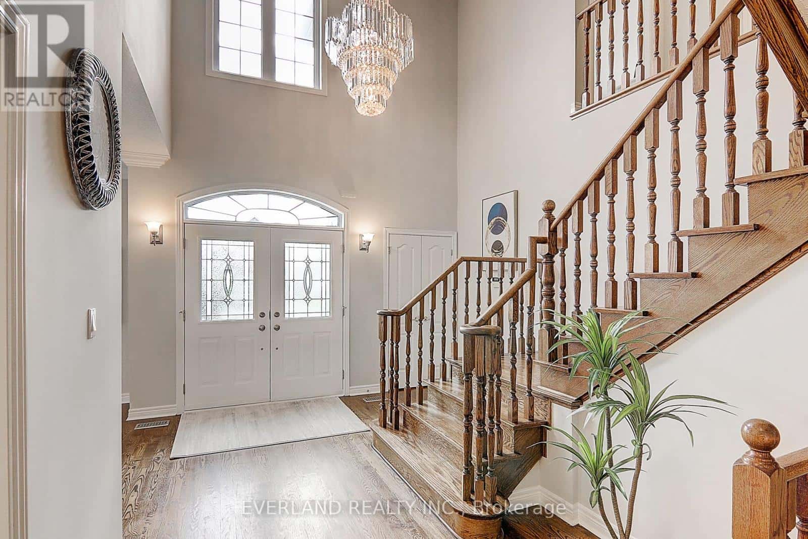 922 BEST CIRCLE — Newmarket (Stonehaven-Wyndham), Ontario - Photo 3 of 48