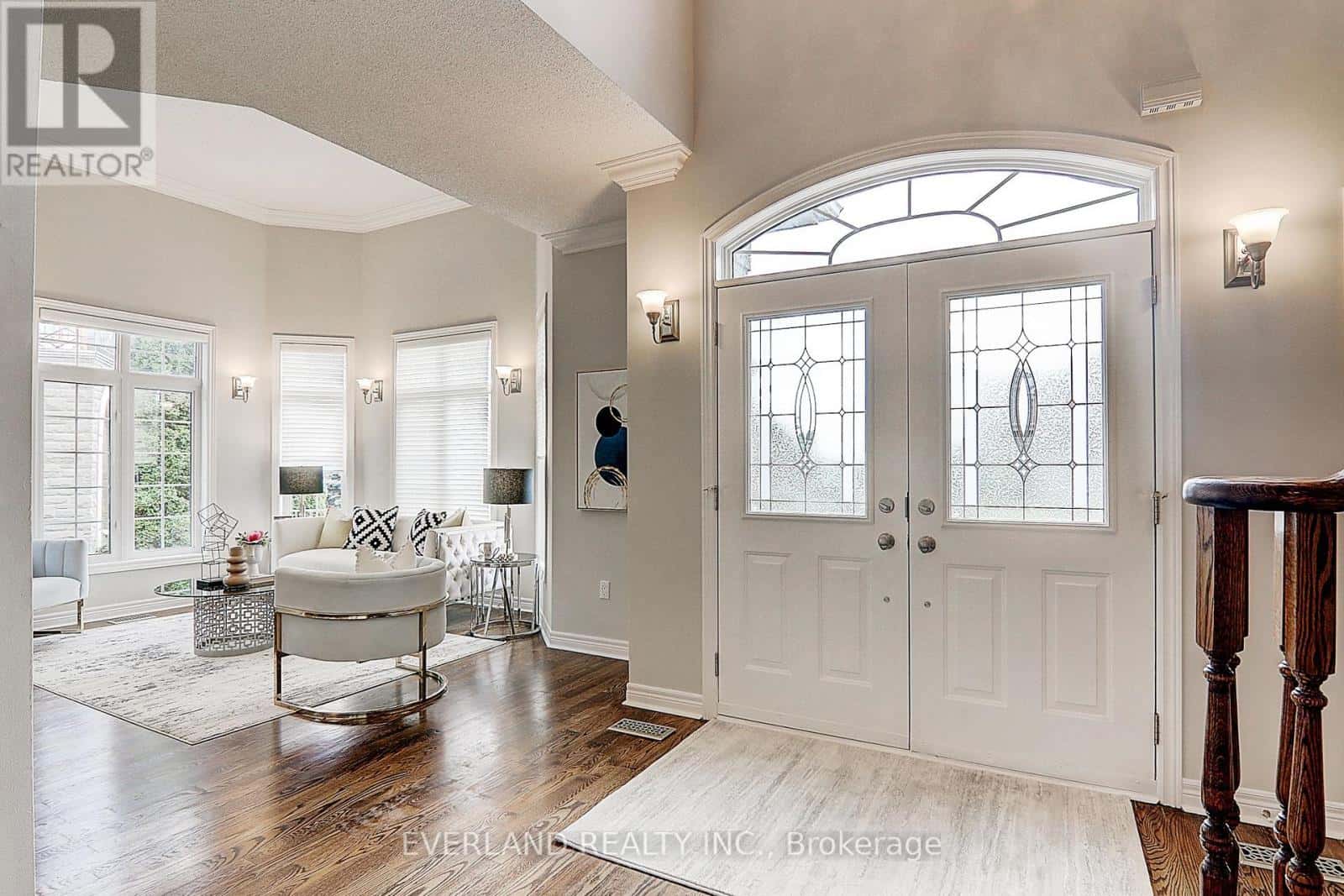 922 BEST CIRCLE — Newmarket (Stonehaven-Wyndham), Ontario - Photo 4 of 48