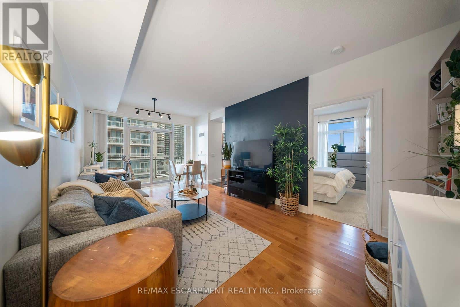 707 - 58 MARINE PARADE DRIVE — Toronto (Mimico), Ontario - Photo 4 of 37