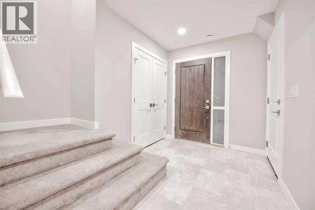 917 Crestridge Common SW — Calgary, Alberta - Photo 2 of 30