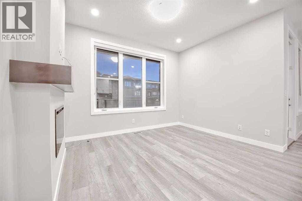 917 Crestridge Common SW — Calgary, Alberta - Photo 3 of 30