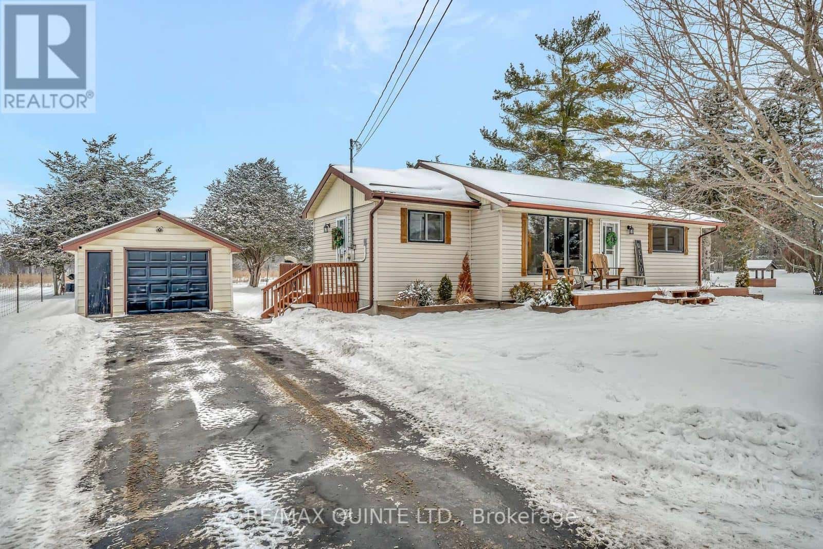 22438 LOYALIST PARKWAY — Quinte West (Murray Ward), Ontario - Photo 2 of 28