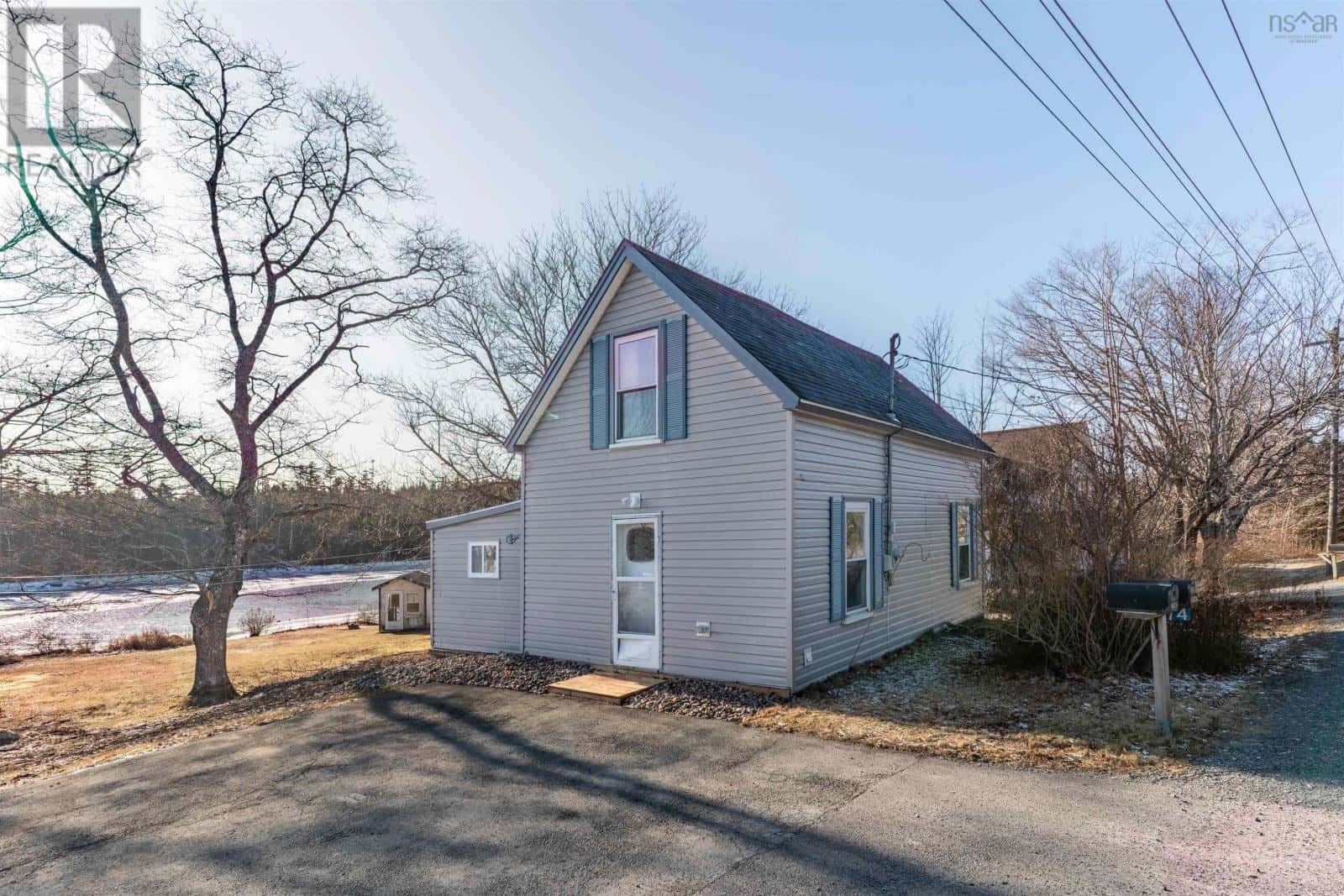 8274 7 Highway — Musquodoboit Harbour, Nova Scotia - Photo 3 of 49