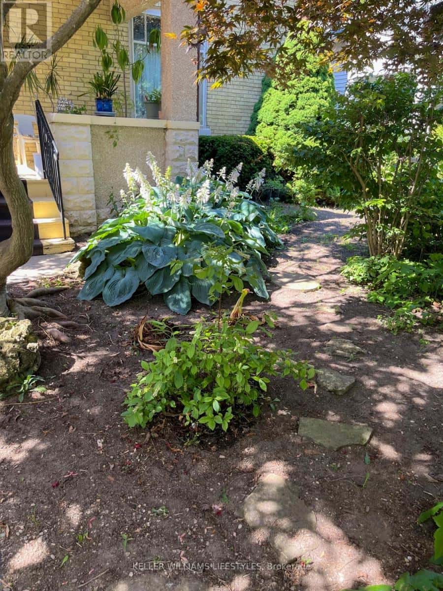 512 ST JAMES STREET — London East (East B), Ontario - Photo 4 of 50