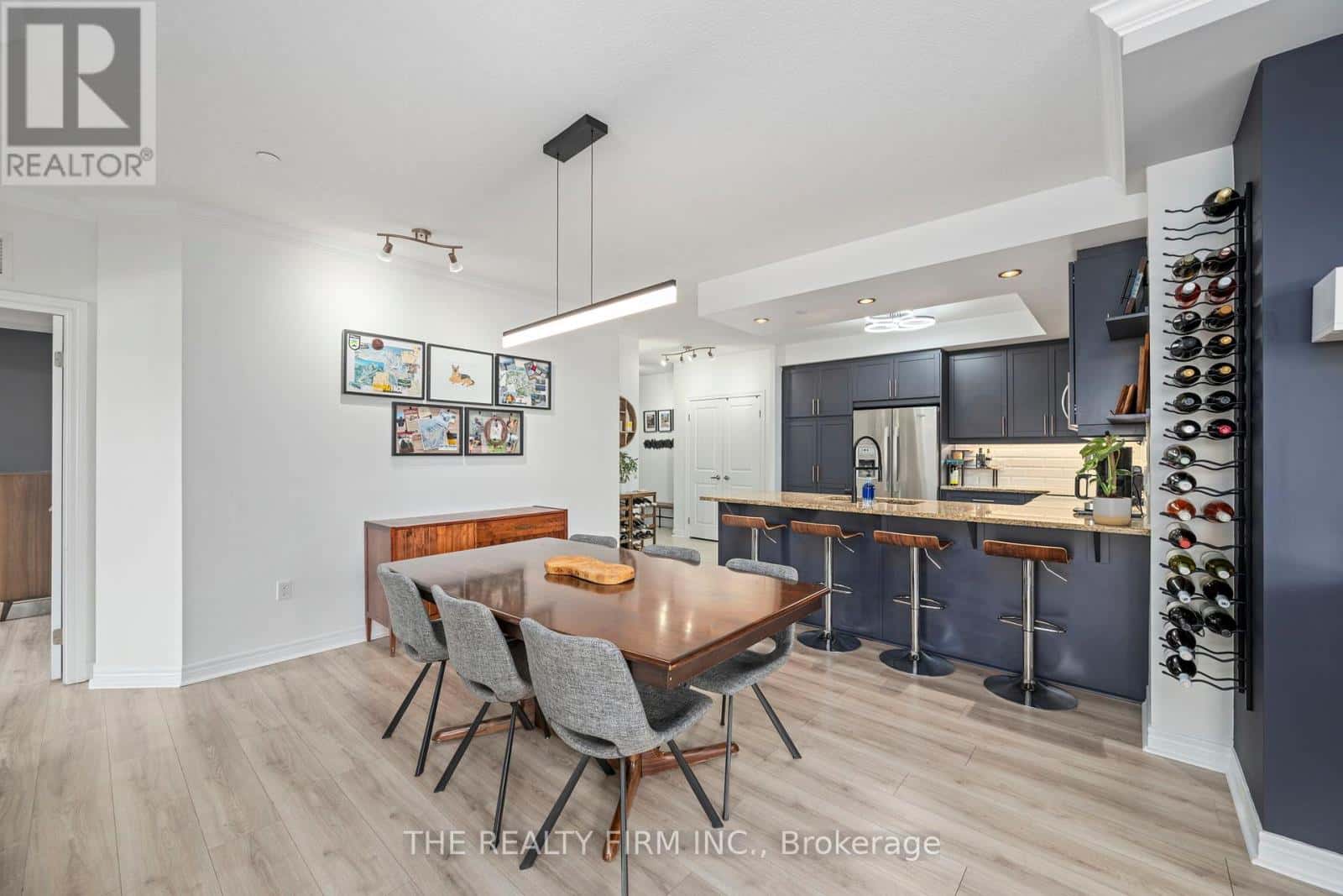 803 - 330 RIDOUT STREET N — London East (East K), Ontario - Photo 5 of 48