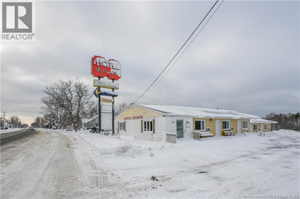 655 Saint-Pierre Ouest Boulevard — Caraquet, New Brunswick - Main photo