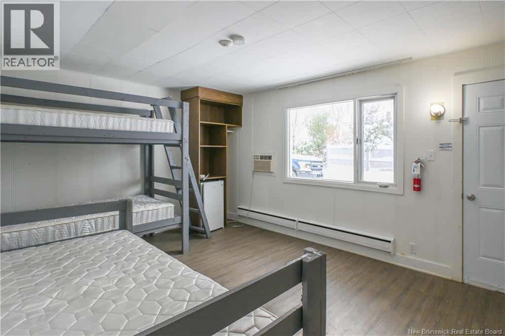 655 Saint-Pierre Ouest Boulevard — Caraquet, New Brunswick - Photo 4 of 6