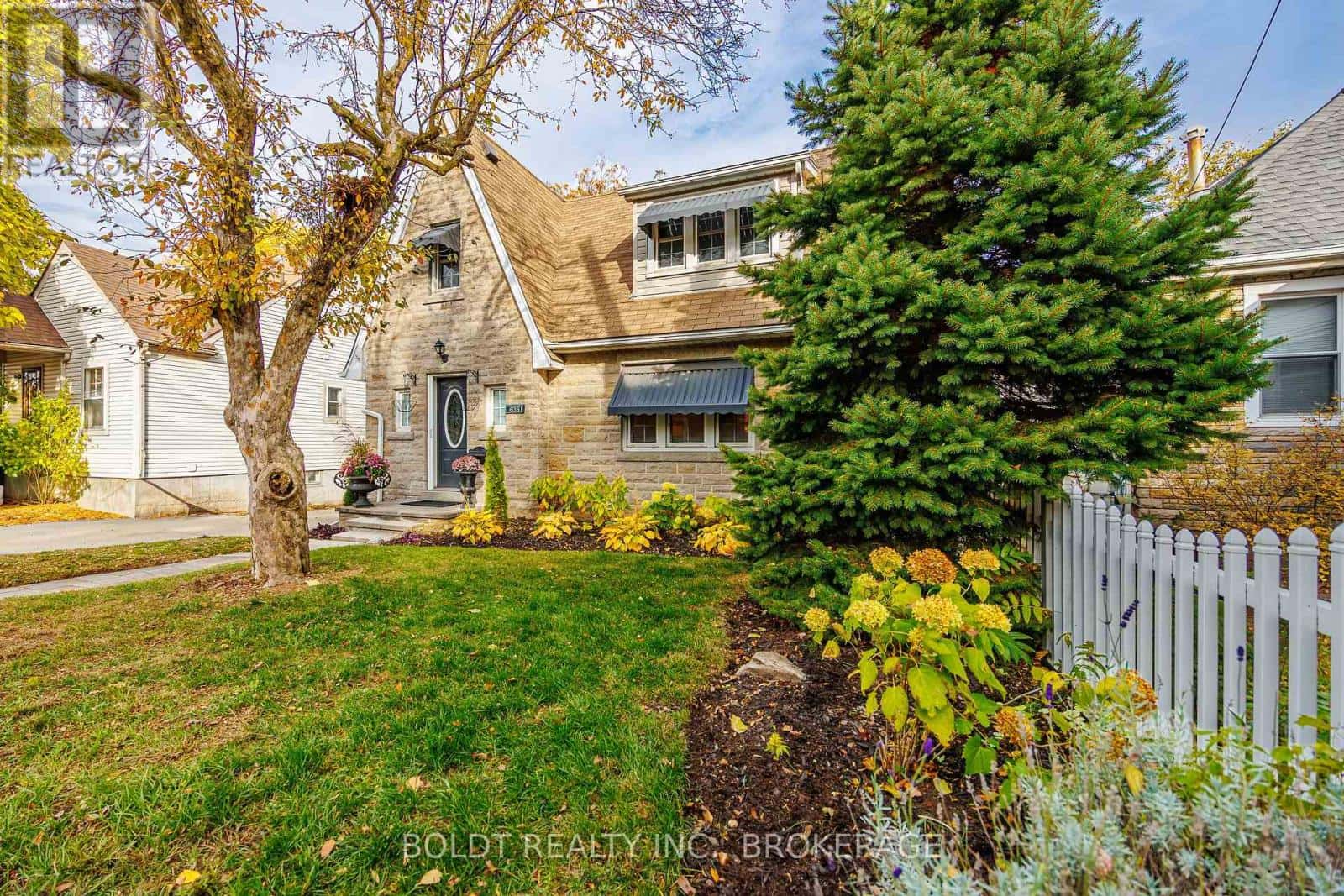 6351 LEEMING STREET — Niagara Falls (Hospital), Ontario - Photo 3 of 24