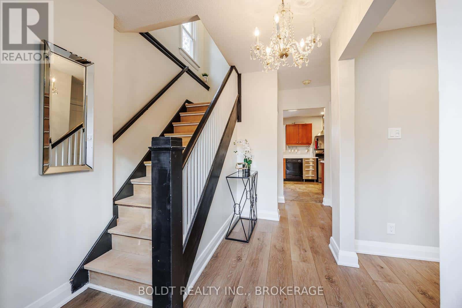 6351 LEEMING STREET — Niagara Falls (Hospital), Ontario - Photo 4 of 24