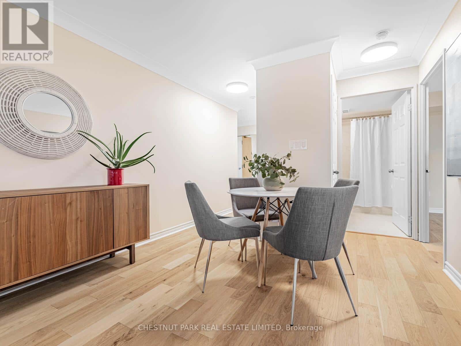 505 - 253 MERTON STREET — Toronto (Mount Pleasant West), Ontario - Photo 5 of 40