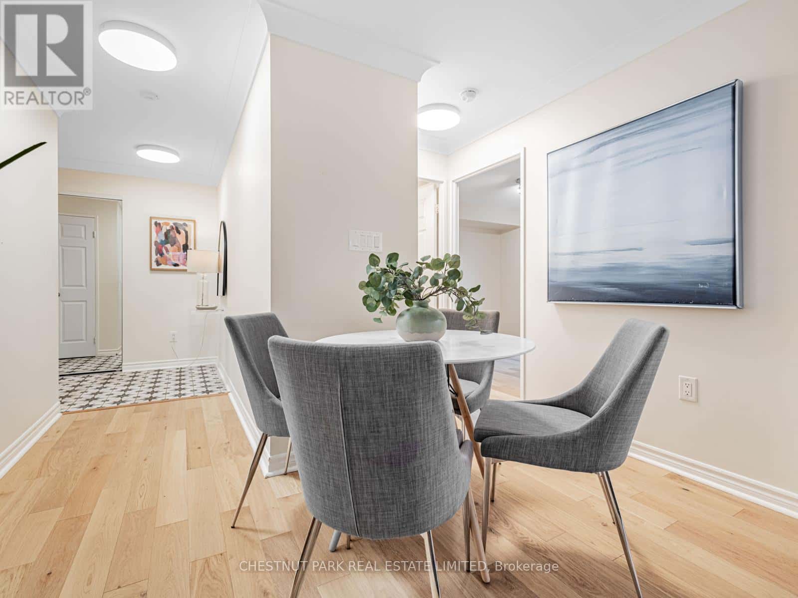 505 - 253 MERTON STREET — Toronto (Mount Pleasant West), Ontario - Photo 4 of 40