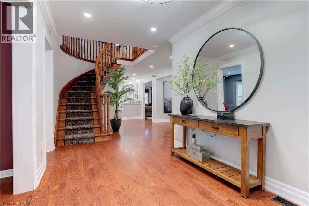 1586 HERITAGE Way — Oakville, Ontario - Photo 5 of 50