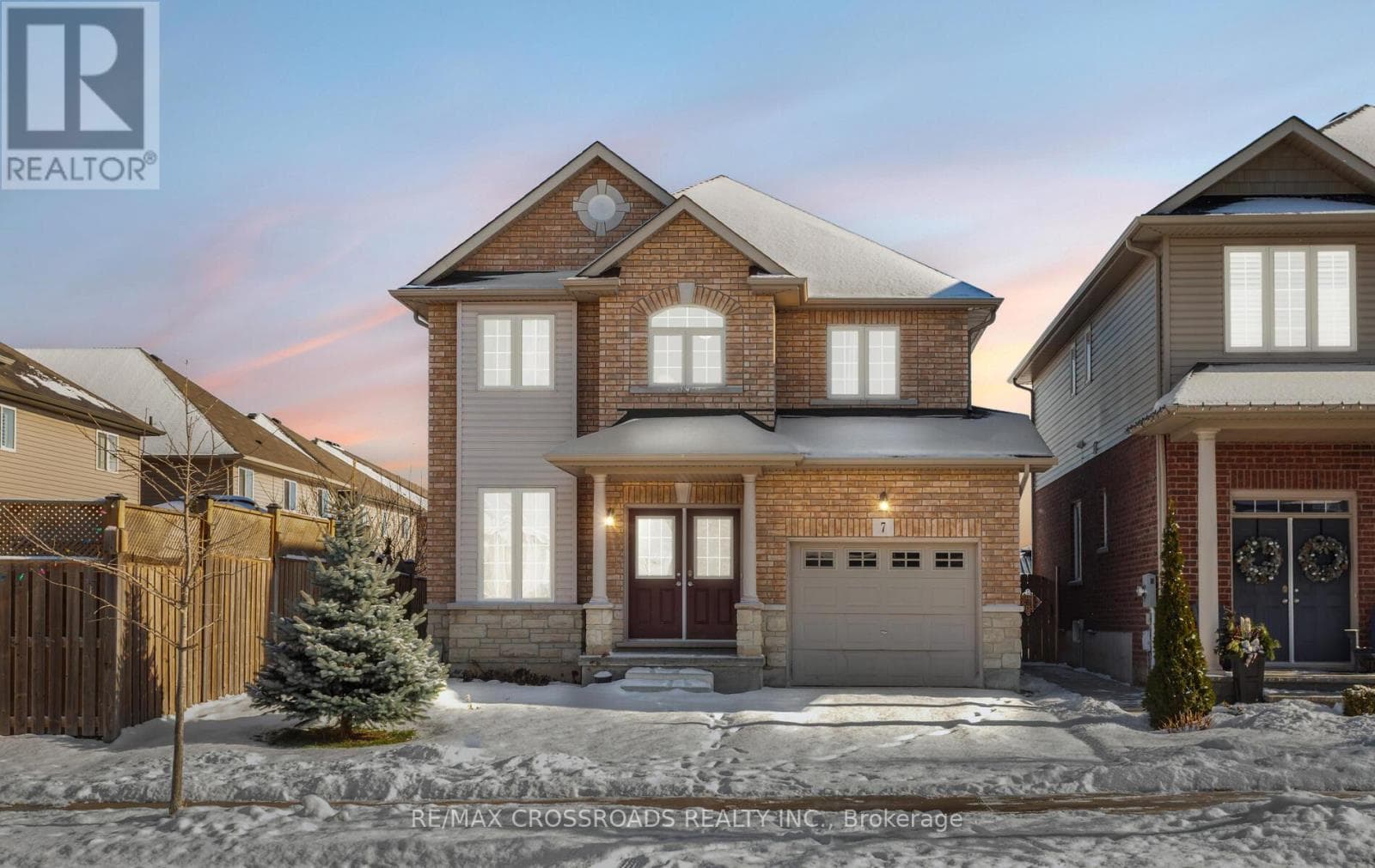 7 COLORADO BOULEVARD — Hamilton, Ontario - Main photo