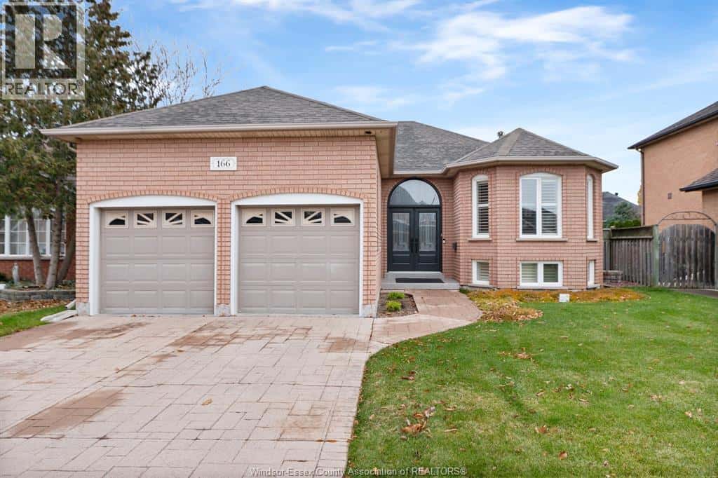 166 EVELEIGH CRESCENT — Windsor, Ontario - Photo 3 of 34