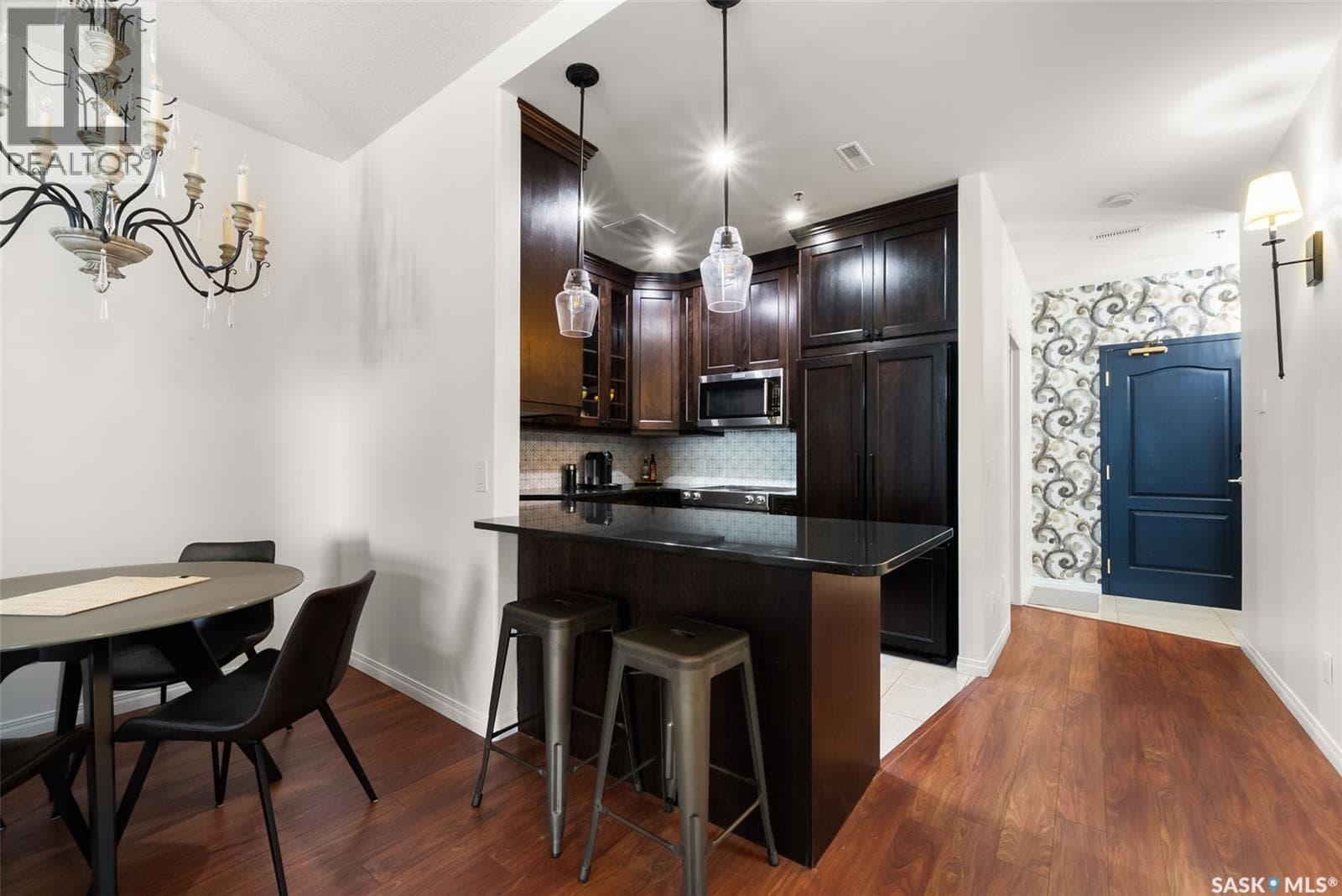 703 1901 Victoria AVENUE — Regina, Saskatchewan - Main photo