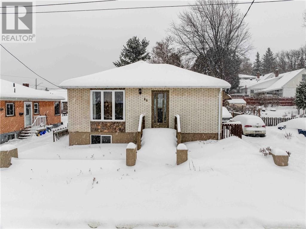 86 Parkwood Street — Sudbury, Ontario - Main photo